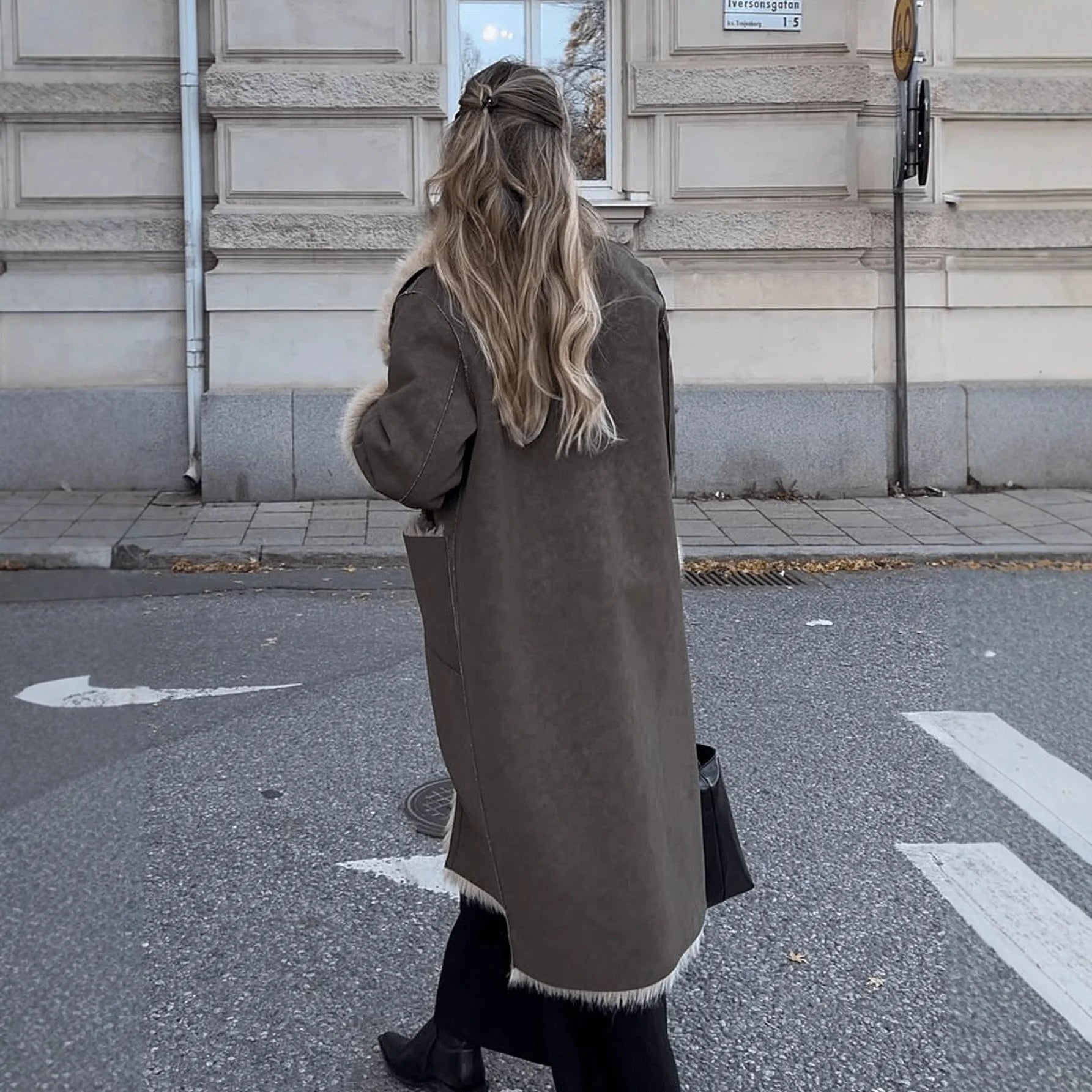 Faux Fur Long Winter Coat for Women with Turn Down Collar - Stylish and Warm 3