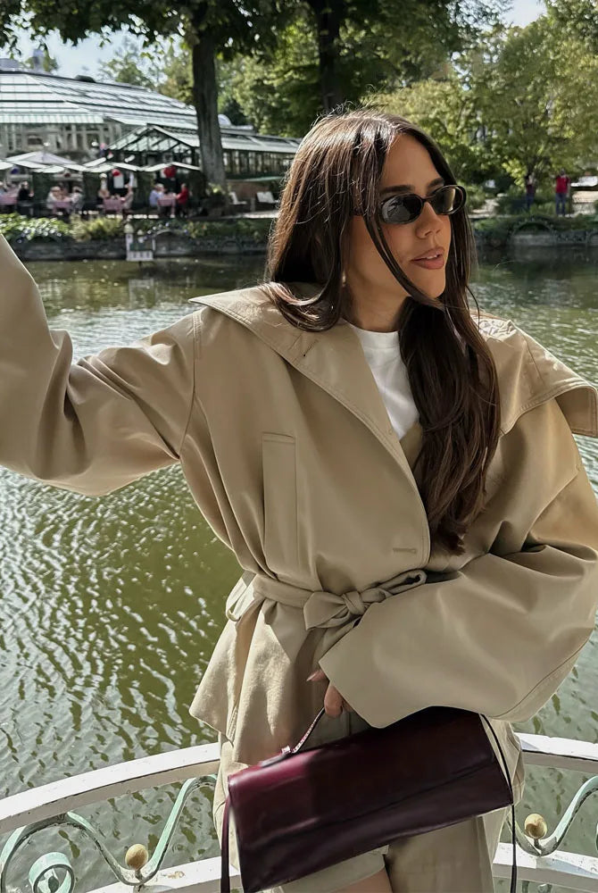 Stylish Women's Suits Summer Ensemble - Turn-Down Collar Long Sleeve Jacket & High Waist Zipper Shorts 2