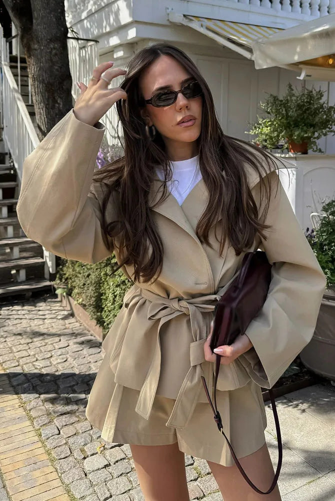 Stylish Women's Suits Summer Ensemble - Turn-Down Collar Long Sleeve Jacket & High Waist Zipper Shorts 3