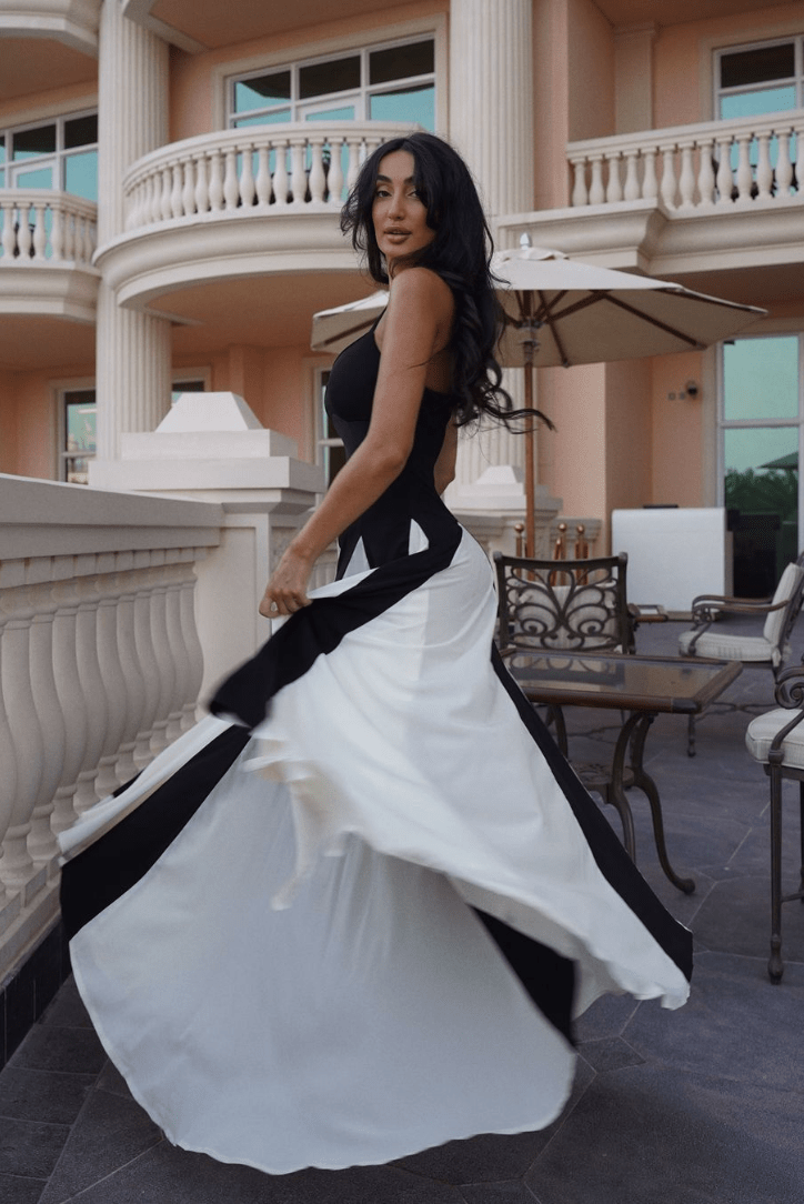 SOERA Ciara Contrasting Pleated Maxi Dress - Dresses - Black L
