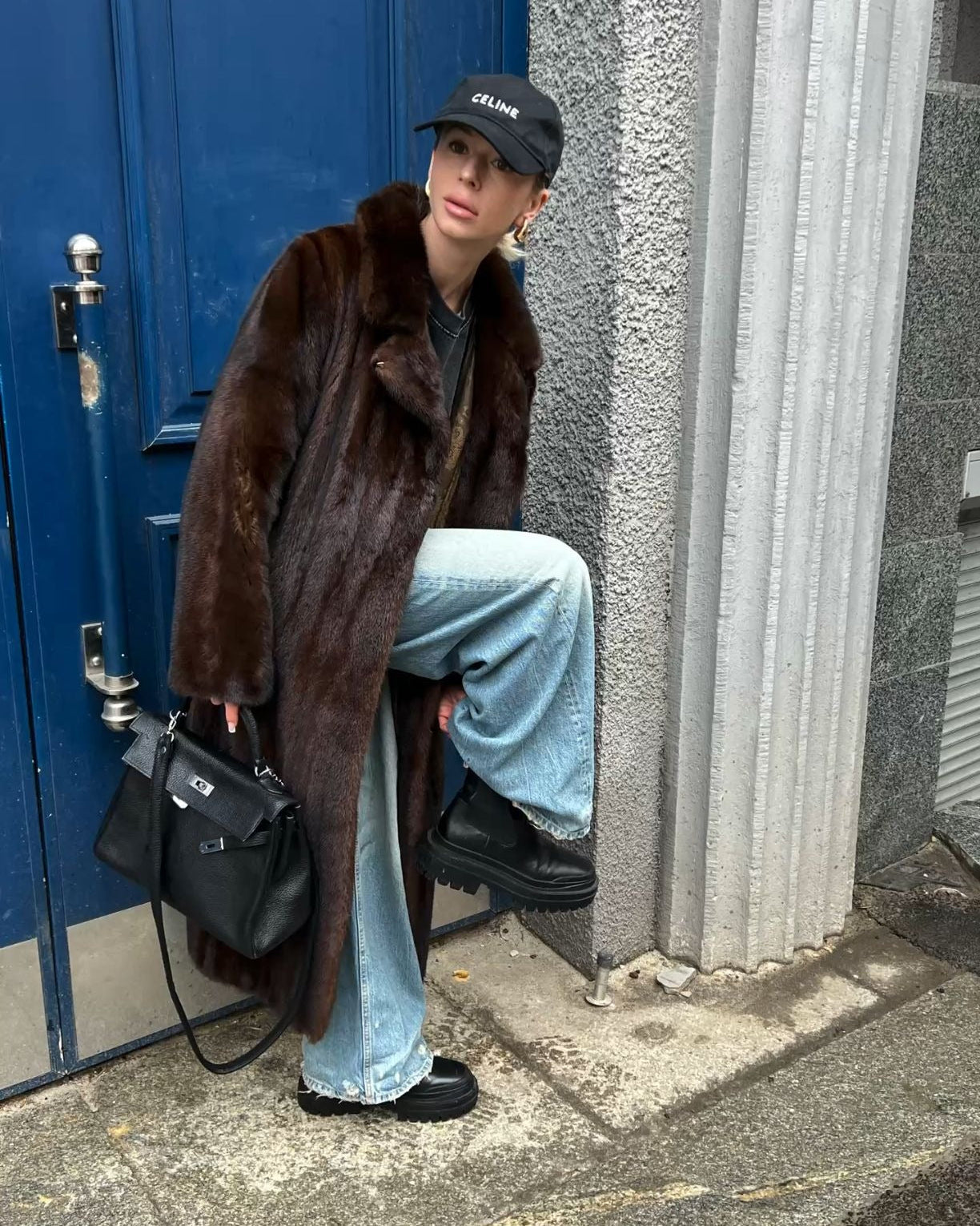 Brown Wool Overcoat for Women - Elegant Long Winter Coat for Timeless Style 7