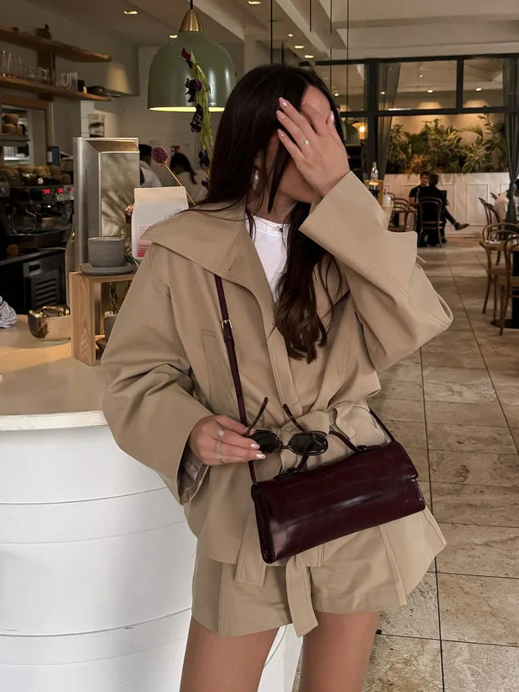 Stylish Women's Suits Summer Ensemble - Turn-Down Collar Long Sleeve Jacket & High Waist Zipper Shorts 1