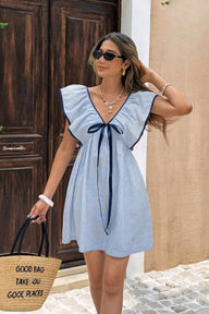 Minidress a righe Beatrice con scollo a V e volant