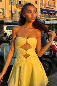 Nina mini abito senza spalline con cut-out