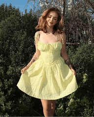 Minidress Katie ricamato con intagli