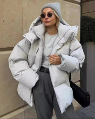 Giacca Ellie oversize con cappuccio in stile piumino