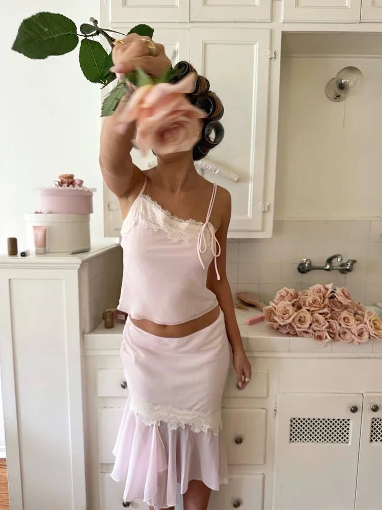 Completo Anne con canotta in pizzo e gonna