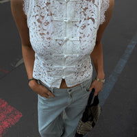 Bianca Mandarin top in pizzo senza maniche